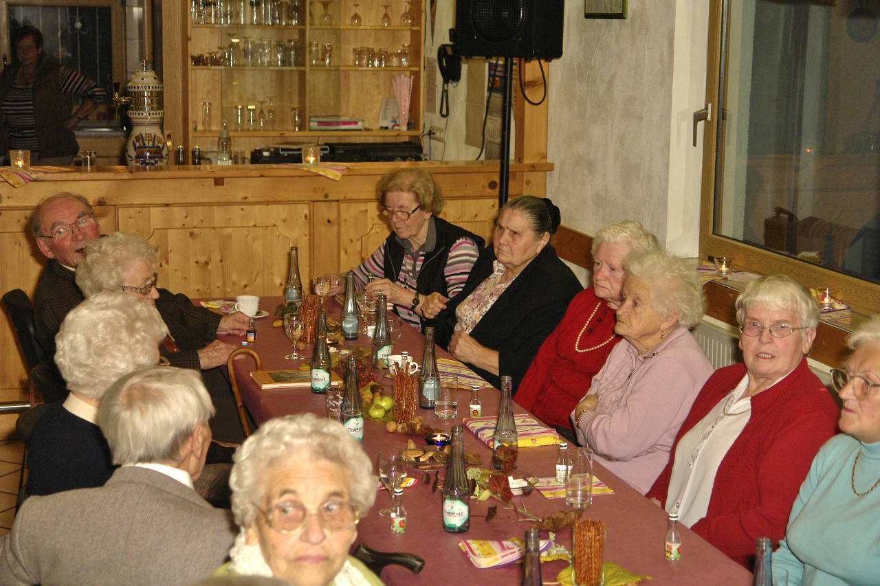 Seniorenfeier 2008 | Beisammensein | Foto: Wilfried Klein