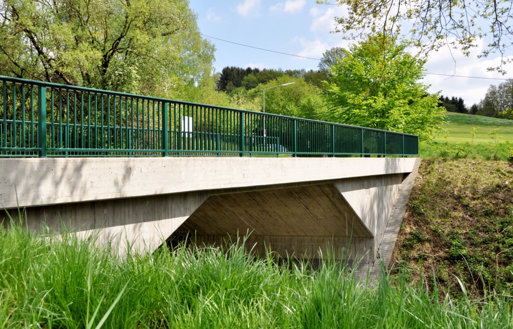 05.2015 | Blick zur neuen Brücke in Richtung Buswendeplatte Bettgenhausen | Foto: Yvette Schäck
