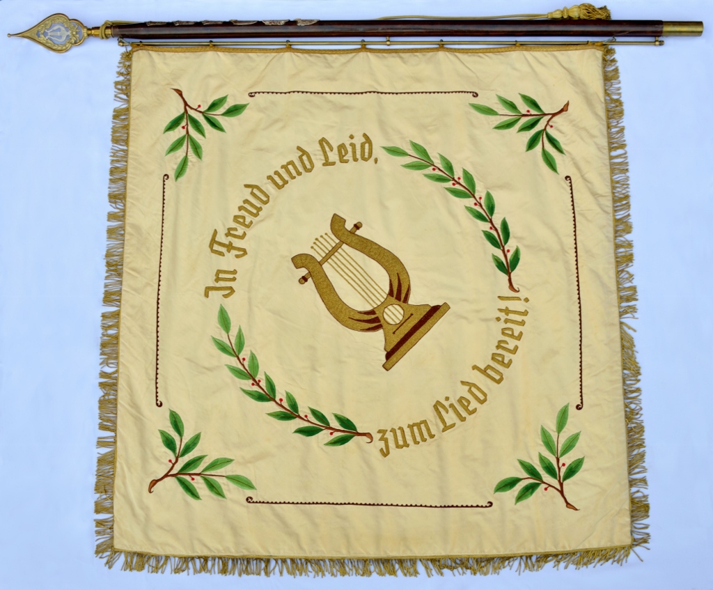 Fahne des Maennergesangsvereins Wiedklang