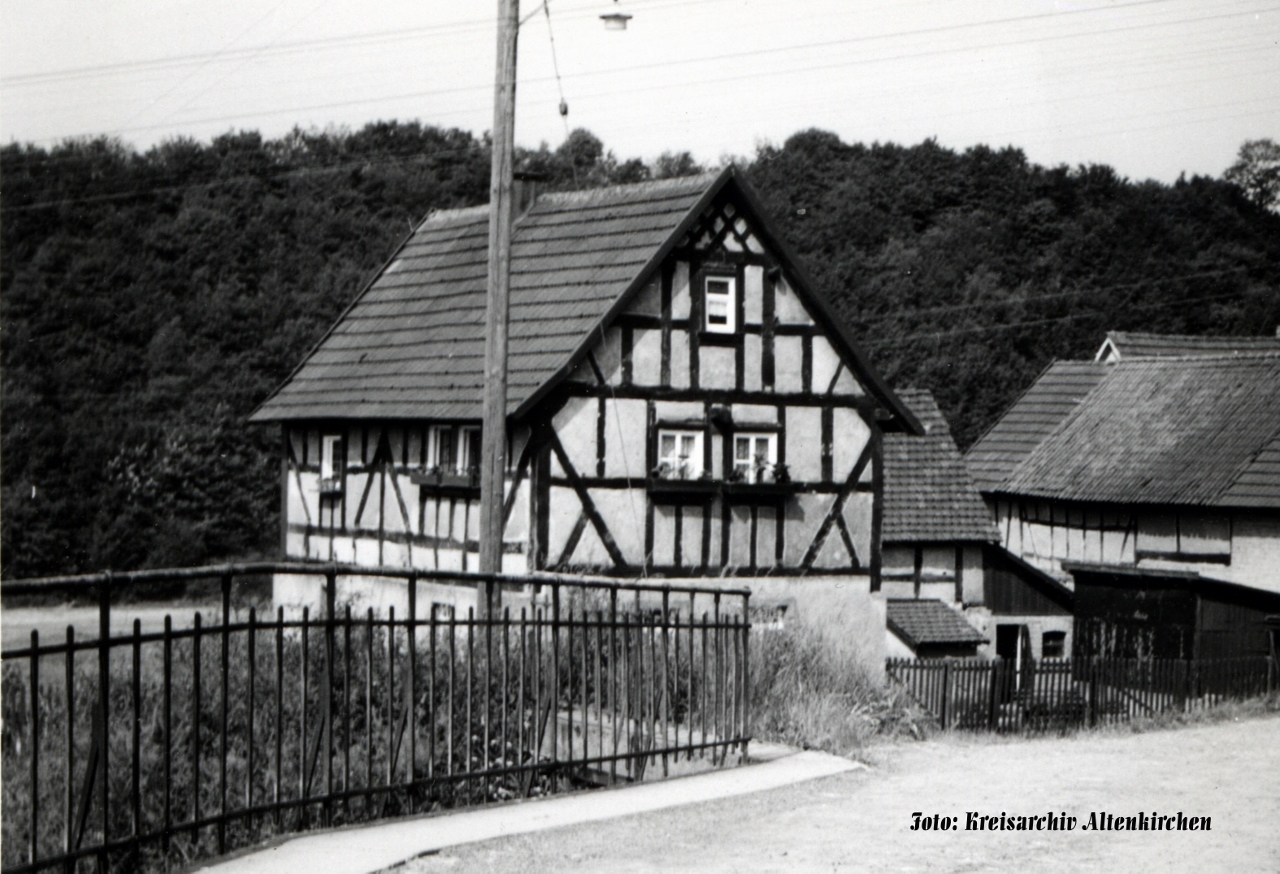 1958 | Fachwerkhaus Thör | Foto: Robert Burkhardt, Identifizierung der Häuser: Irmhild und Siegmar Klein (Bettgenhausen)