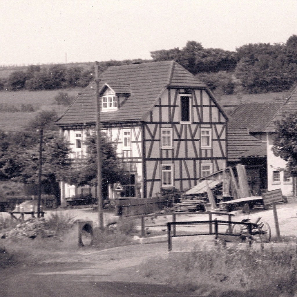 1950er | Gemischtwaren Adam Lindscheid in Bettgenhausen | Scan: Uli Sohnius