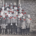 Historische Aufnahme 1941 Schulbild mit Lehrer Paul Wedral