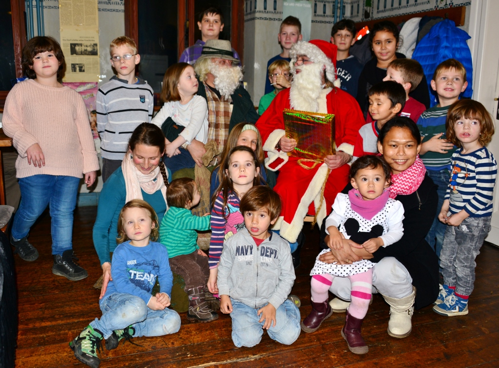 Besuch des Nikolaus im Roten Haus mit Kindern aus Seelbach