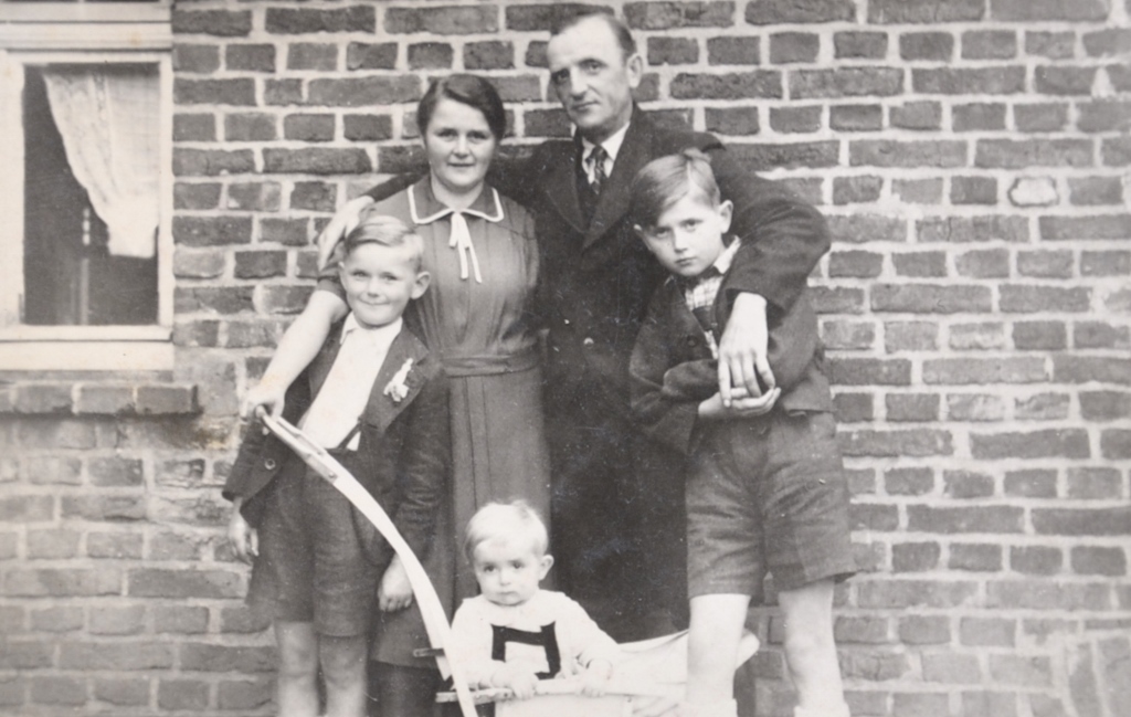 1945 | Familie Diels aus Bettgenhausen | Archiv: Sigfried Diels, Repro: Burkhard Schäck