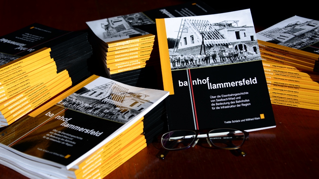 Seniorenfeier 2018 | Das vorgestellte Buch zur Eisenbahngeschichte Seelbachs | Foto: Burkhard Schäck