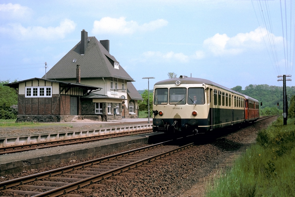 Historisches Foto 1. Juni 1984 | Akkutriebwagen am Bahnhof Flamersfeld