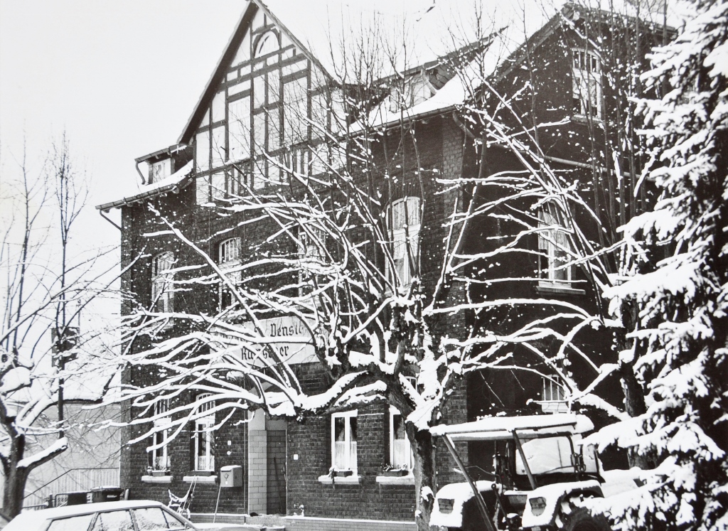 Anfang 1980er | Das Rote Haus im Winter