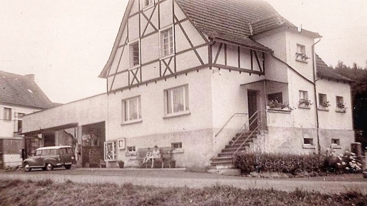 Historisches Foto Haus Supenkämper mit neuem Laden