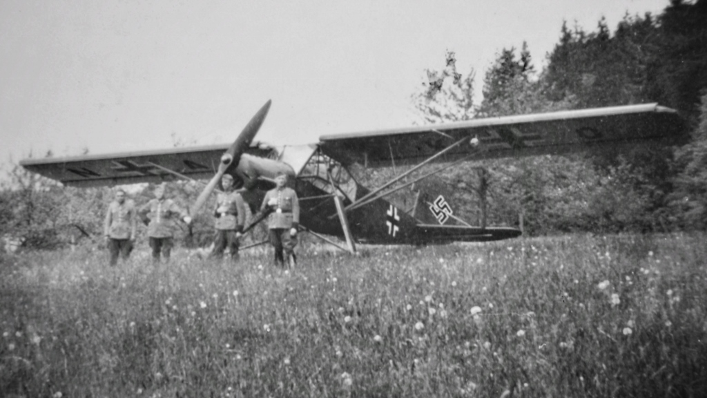 Juni 1940 | Fieseler Storch auf der Äppelswiese | Archiv: Sohnius | Repro: Burkhard Schäck