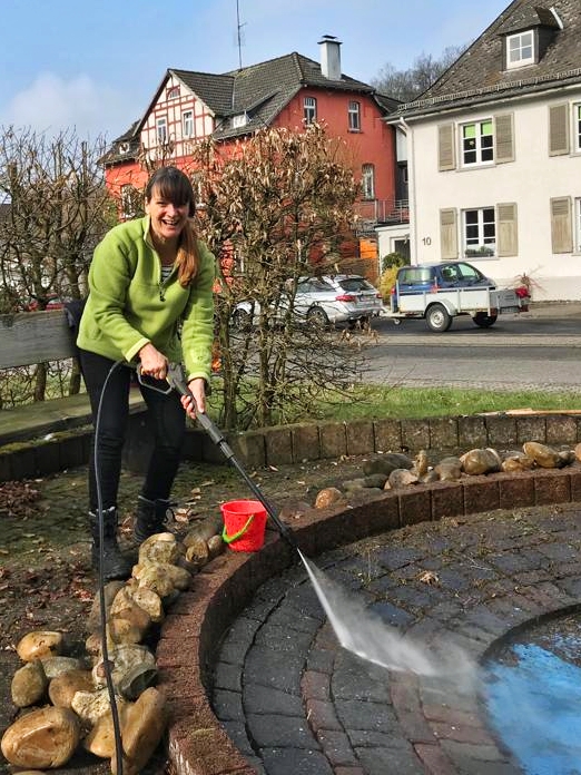 Aktionstag 2019 | Brunnen und Ziersteine auf Glanz gebracht | Foto: Burkhard Schäck