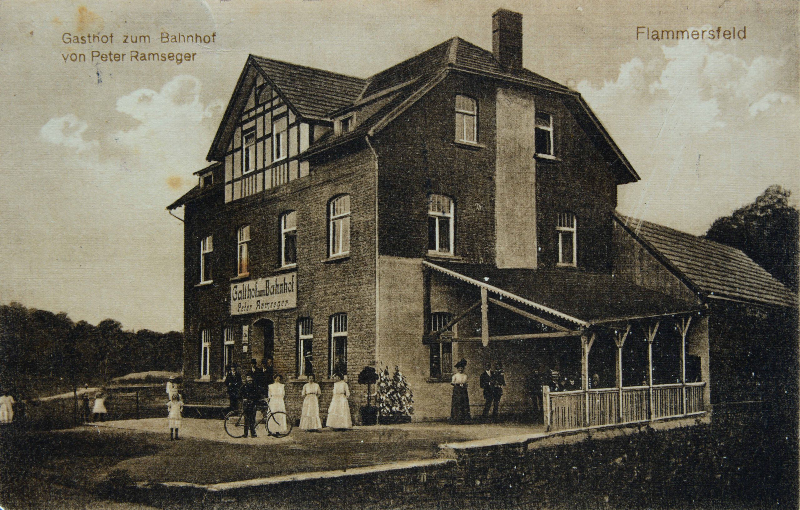 1914 gel.-Gasthof zum Bahnhof P. Ramseger-Hrsg. H. Katzwinkel, Flammersfeld-Vorderseite-OG Seelbach-Repro Burkhard Schäck