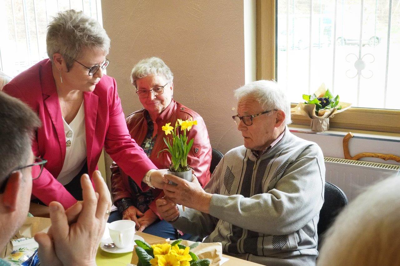 Seniorenfeier 2023 | Ehrung des ältesten Teilnehmers | Foto: Yvette Schäck