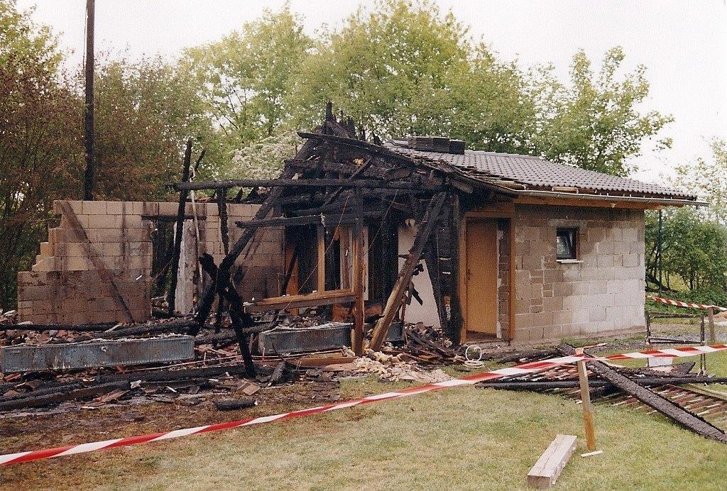 2000 | Henry-Hütte nach Brand | Foto: Archiv Ortsgemeinde Seelbach
