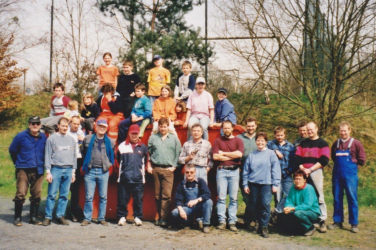 Dorfsäuberung 2000 | Gruppenbild der Helfer | Foto: Wilfried Klein