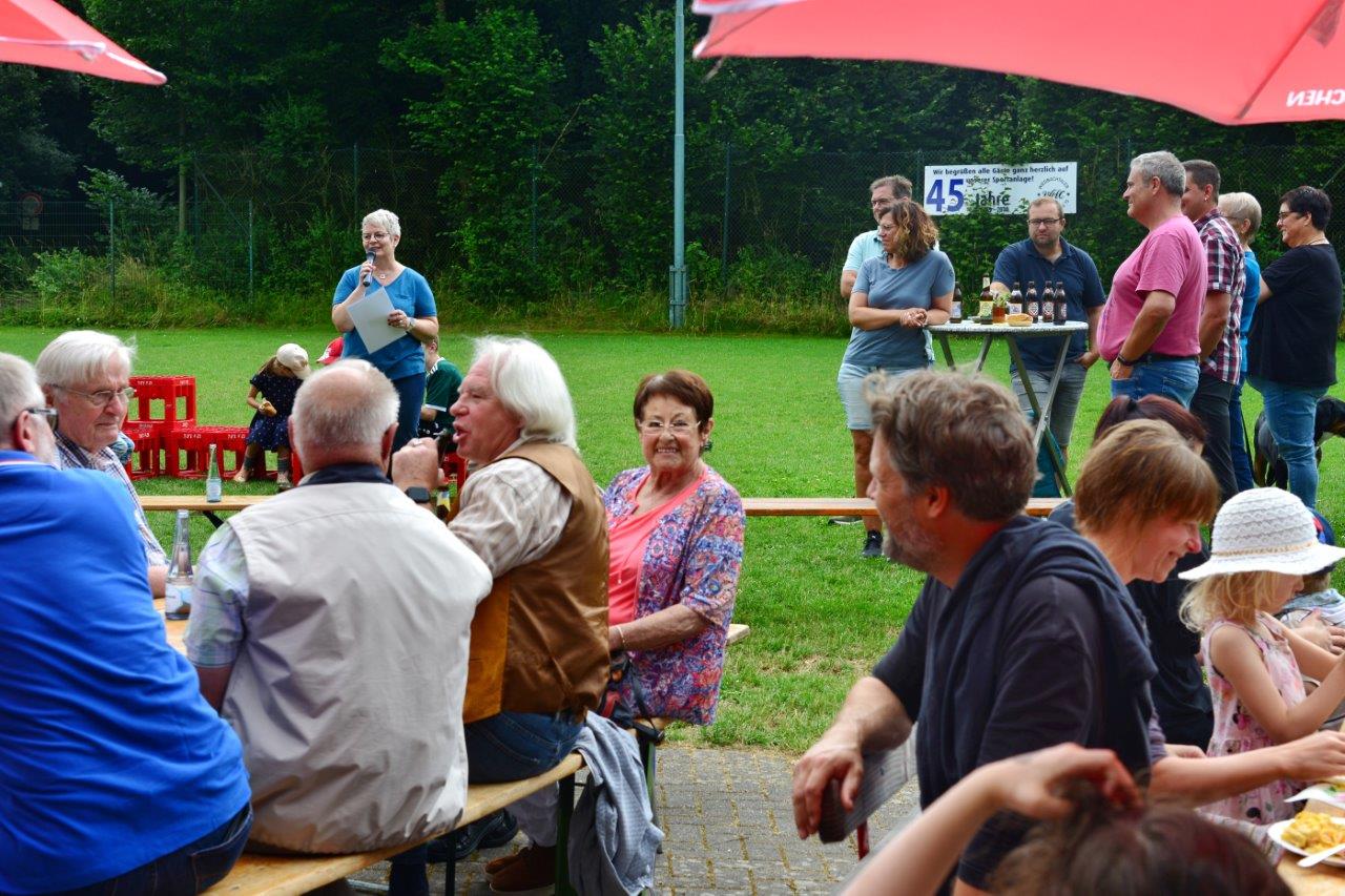Mehrgenerationen-Sonntagsfrühschoppen 2023 | Willkommensgruß der Ortsbürgermeisterin | Foto: Burkhard Schäck