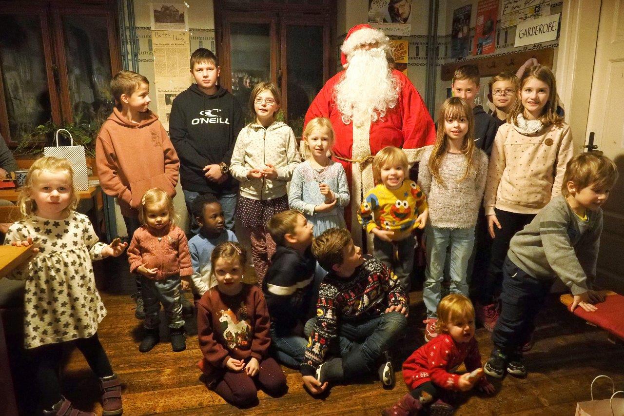 Nikolausfeier 2023 | Nur liebe Kinder sind im Haus. | Foto: Yvette Schäck