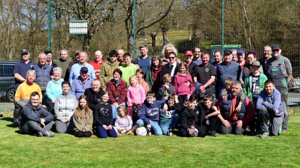 Zahlreiche Helferinnen und Helfer beim Aktionstag "Saubere Landschaft“ | Foto: Burkhard Schäck